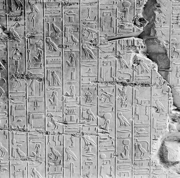 Ramesseum. circa 1950: Column Hall and statues in the Ramesseum 