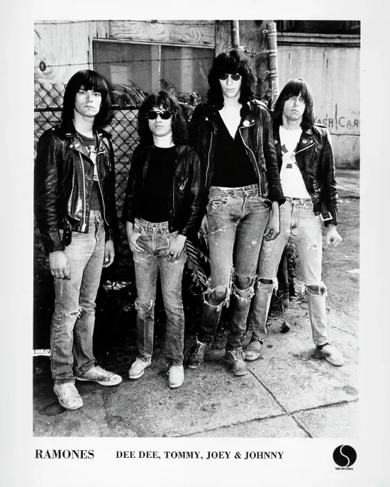Framed Print : The Ramones Rocket To Russia Portrait Session Framed Print : The Ramones Rocket To Russia Portrait Session