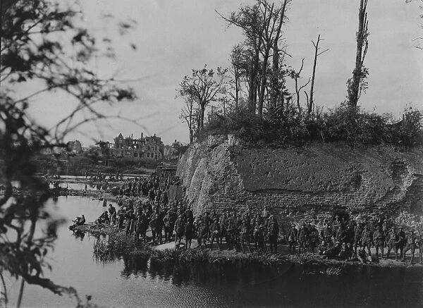 Ramparts. 11th November 1917: Soldiers near the ramparts at Ypres