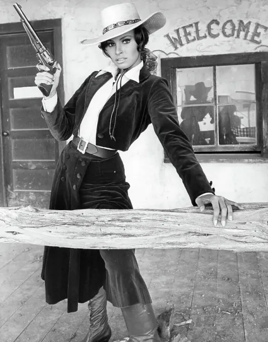 Framed Print : Raquel Welch In Bandolero Framed Print : Raquel Welch In Bandolero