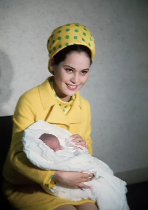 Framed Print : Ratna Sari Dewi Sukarno And Baby Daughter