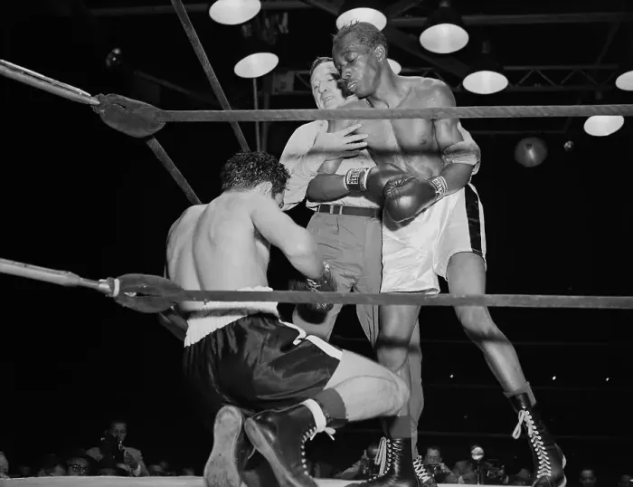 Framed Print : Ray Miller and Sandy Saddler Boxing