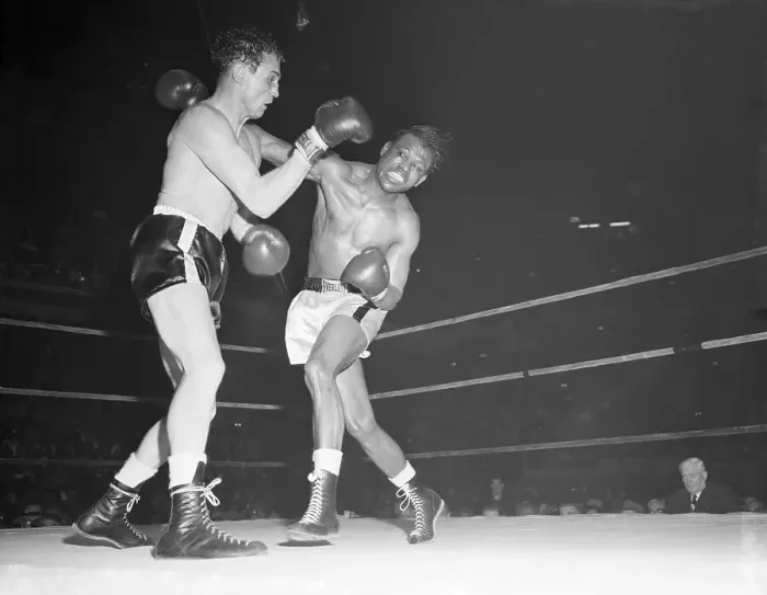 Framed Print : Ray Robinson and Paul Pender Framed Print : Ray Robinson and Paul Pender