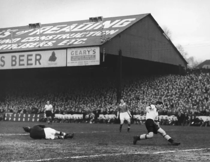 Framed Print : Ray Wood. January 1955: Manchester United goalkeeper Ray Wood Framed Print : Ray Wood. January 1955: Manchester United goalkeeper Ray Wood