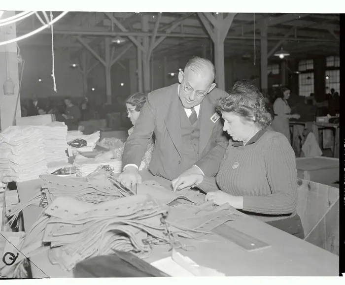 Framed Print : Reba Feldman Inspecting Soldiers Leggings Framed Print : Reba Feldman Inspecting Soldiers Leggings