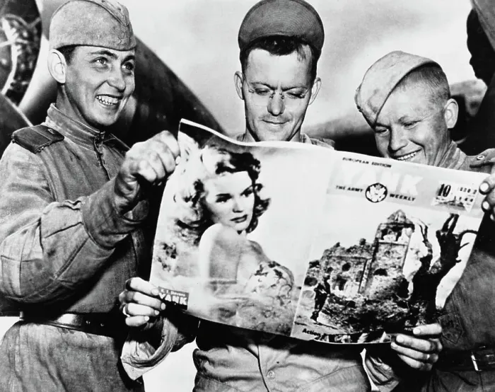 Framed Print : Red Army Reading Yank