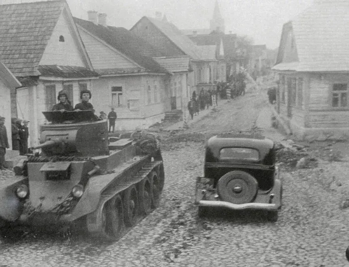 Framed Print : Red Army Tanks Invade Poland from the East 1939 Framed Print : Red Army Tanks Invade Poland from the East 1939