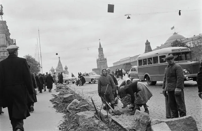 Framed Print : Red Square, Kremlin, Early 1960s Framed Print : Red Square, Kremlin, Early 1960s