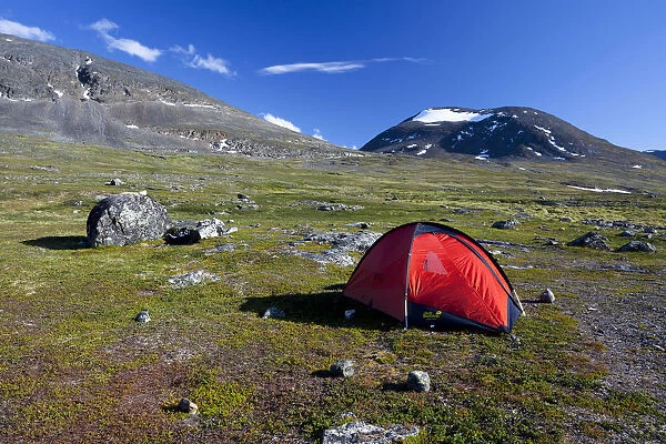 Red tent in the Fjaell Mountains, Kungsleden, The Kings Trail, Lapland, Sweden, Europe