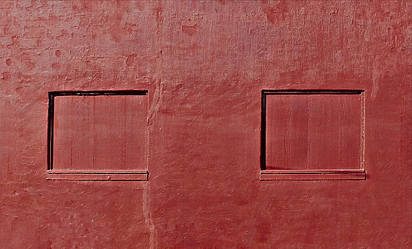 Red Wood Windows