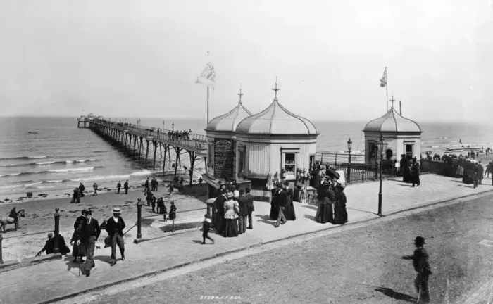 Framed Print : Redcar Promenade Framed Print : Redcar Promenade