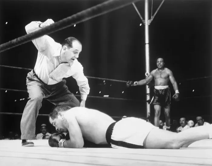 Framed Print : Referee Counting Carl Olson Knocked Out