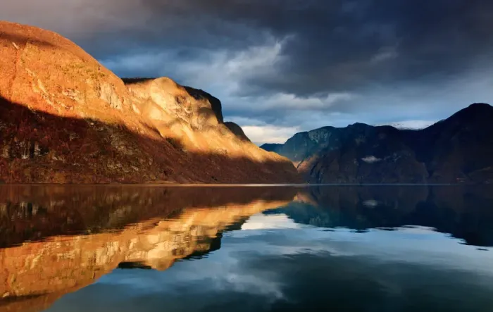 Framed Print : Reflection of mountain Framed Print : Reflection of mountain