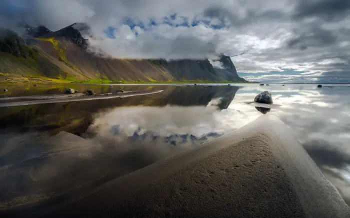 Framed Print : Reflection of Vestrahorn with sandy beach Framed Print : Reflection of Vestrahorn with sandy beach