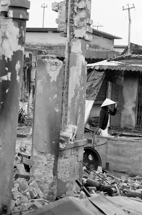 Framed Print : Refugees Building a Shelter after Attacks Framed Print : Refugees Building a Shelter after Attacks