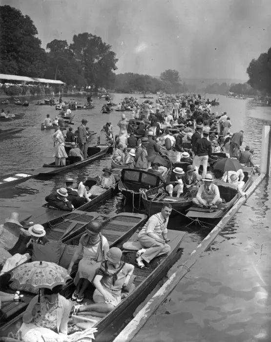 Framed Print : Regatta Crowds Framed Print : Regatta Crowds