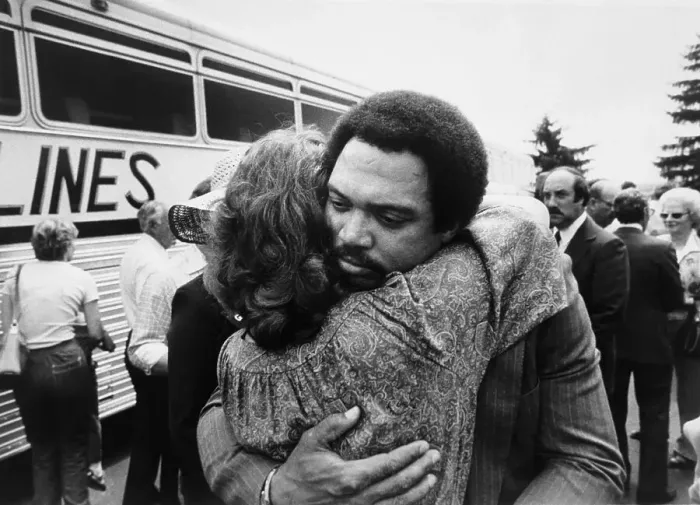 Framed Print : Reggie Jackson Embraces Diane Munson Framed Print : Reggie Jackson Embraces Diane Munson