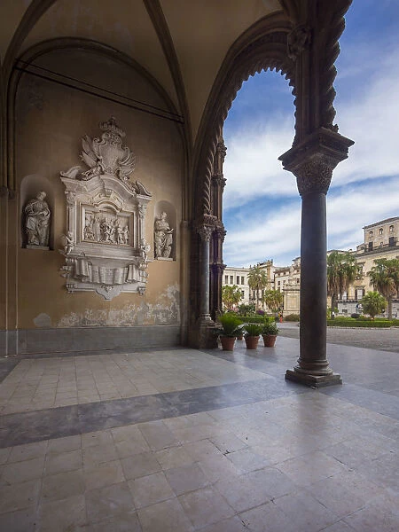 Reliefs, Palermo Cathedral, Corso Vittorio Emanuele, Palermo, Sicily, Italy