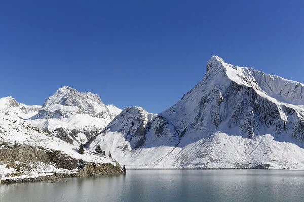 Reservoir, Rohnspitze Mountain, Spullersee, Goppelspitze, Rohnsp, Lechquellengebirge, Dals, Vorarlberg, Austria