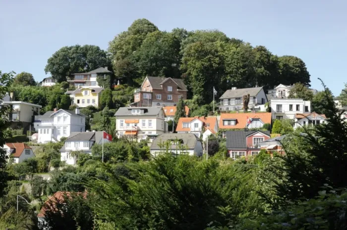 Framed Print : Residential houses at Suellberg hill, Blankenese district, Hamburg, Germany Framed Print : Residential houses at Suellberg hill, Blankenese district, Hamburg, Germany