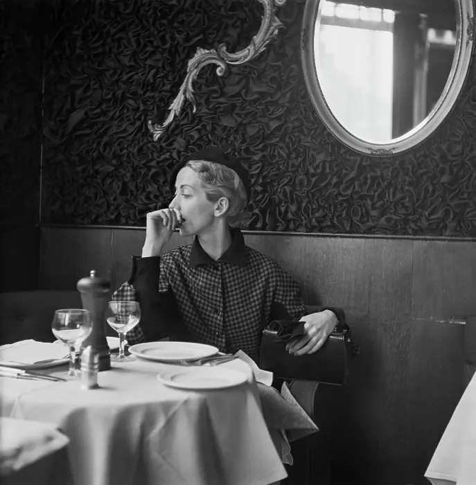 Framed Print : Restaurant Fashion