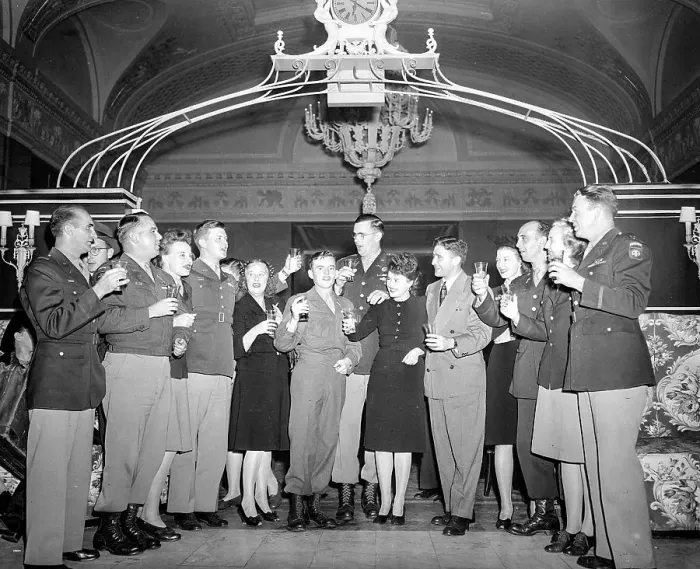 Framed Print : Reunion of 82nd Airborne Officers Framed Print : Reunion of 82nd Airborne Officers