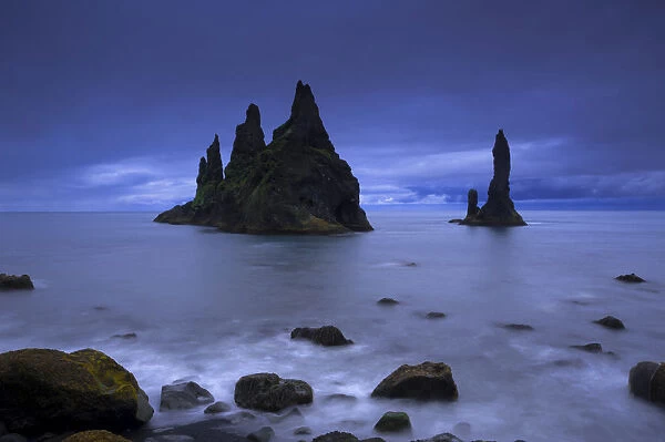 Reynisdrangar rock formation near Vik i Myrdal, southern coast, Iceland, Europe