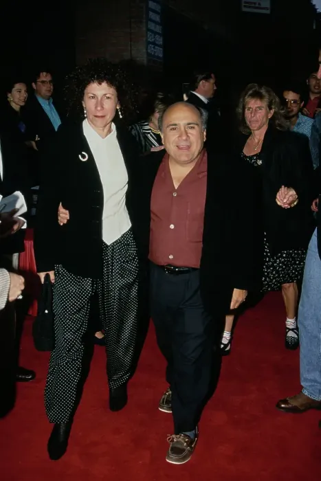 Framed Print : Rhea Perlman and Danny DeVito