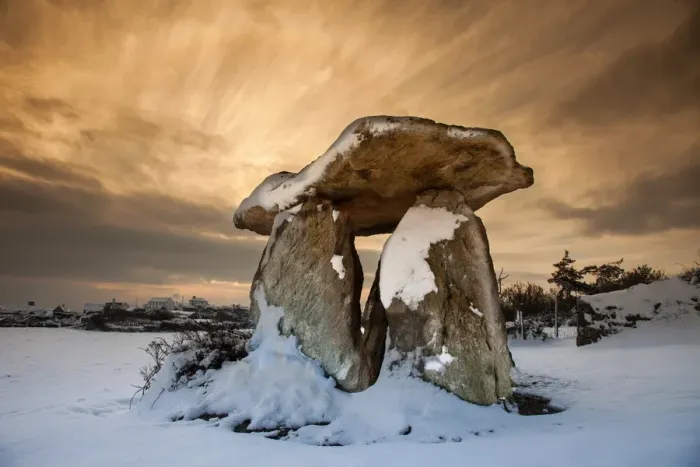 Framed Print : Rhoscolyn burial chamber Framed Print : Rhoscolyn burial chamber