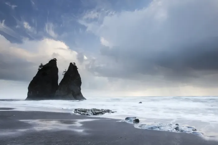 Framed Print : Rialto Beach in Olympic National Park, La Push, Washington, United States