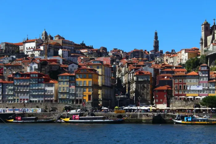 Framed Print : Ribeira district in Porto from Vila Nova de Gaia Framed Print : Ribeira district in Porto from Vila Nova de Gaia