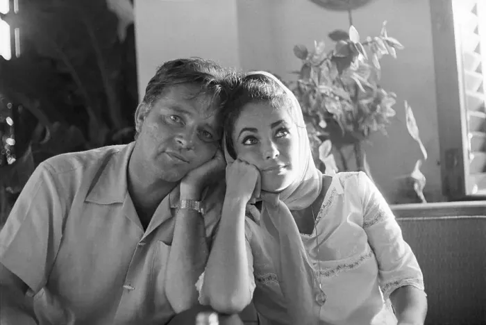 Framed Print : Richard Burton and Elizabeth Taylor Framed Print : Richard Burton and Elizabeth Taylor
