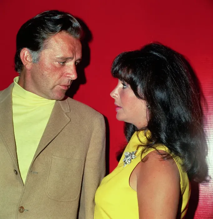 Framed Print : Richard Burton and Elizabeth Taylor Framed Print : Richard Burton and Elizabeth Taylor