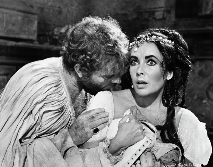 Framed Print : Richard Burton and Elizabeth Taylor in The Taming of the Shrew Framed Print : Richard Burton and Elizabeth Taylor in The Taming of the Shrew