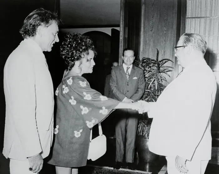 Framed Print : Richard and Elizabeth Burton Greeting Yugoslav Marshal Tito Framed Print : Richard and Elizabeth Burton Greeting Yugoslav Marshal Tito