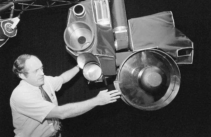 Framed Print : Richard Laeser with Voyager 2 Camera Lenses Framed Print : Richard Laeser with Voyager 2 Camera Lenses