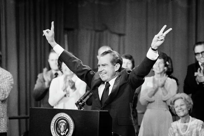 Framed Print : Richard Nixon Giving V Sign Framed Print : Richard Nixon Giving V Sign