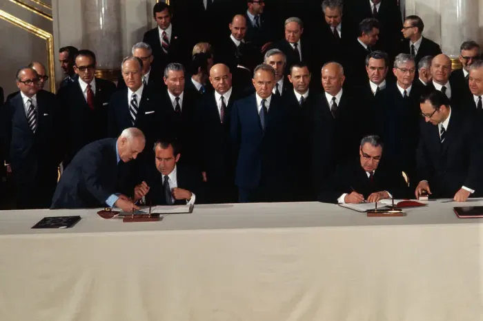 Framed Print : Richard Nixon and Leonid Breshnev Signing Arms Treaty Framed Print : Richard Nixon and Leonid Breshnev Signing Arms Treaty