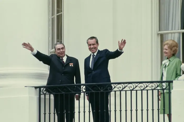 Framed Print : Richard Nixon and Leonid Brezhnev Framed Print : Richard Nixon and Leonid Brezhnev
