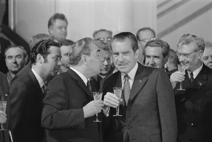 Framed Print : Richard Nixon and Leonid Brezhnev Drink to SALT I Treaty Framed Print : Richard Nixon and Leonid Brezhnev Drink to SALT I Treaty