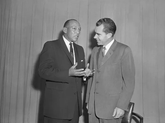 Framed Print : Richard Nixon Meets With Jesse Owens Framed Print : Richard Nixon Meets With Jesse Owens