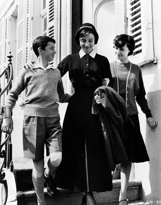 Framed Print : Richard O'Sullivan, Audrey Hepburn, and Jeannette Sterke on Set