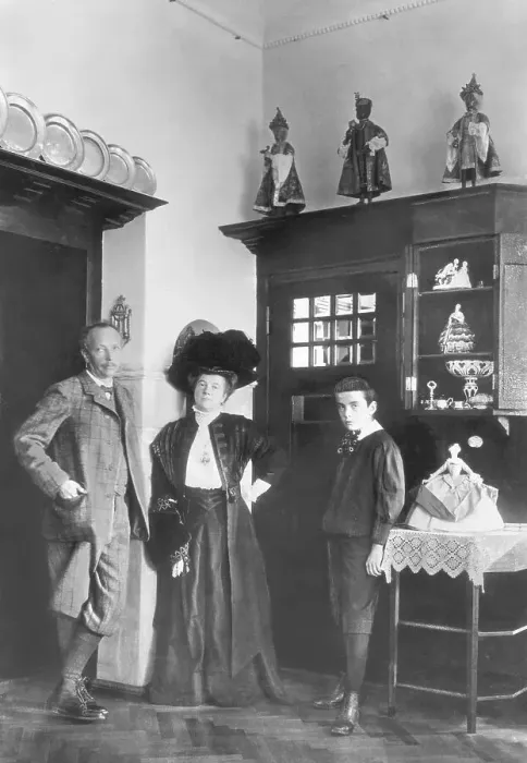 Framed Print : Richard Strauss With His Wife And Son