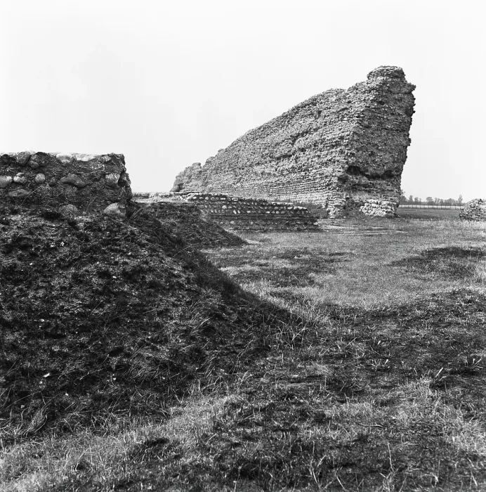 Framed Print : Richborough Castle Framed Print : Richborough Castle