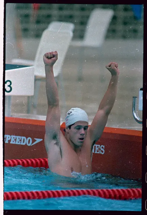 Framed Print : Rick Carey Holding His Arms in Victory]