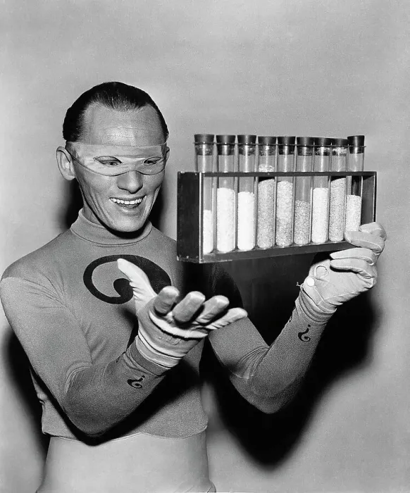 : The Riddler Holding Up Test Tubes / Batman : The Riddler Holding Up Test Tubes / Batman