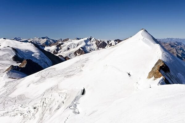 Ridge to Monte Cevedale, on Zufallspitz Mountain, Alto Adige, Italy, Europe