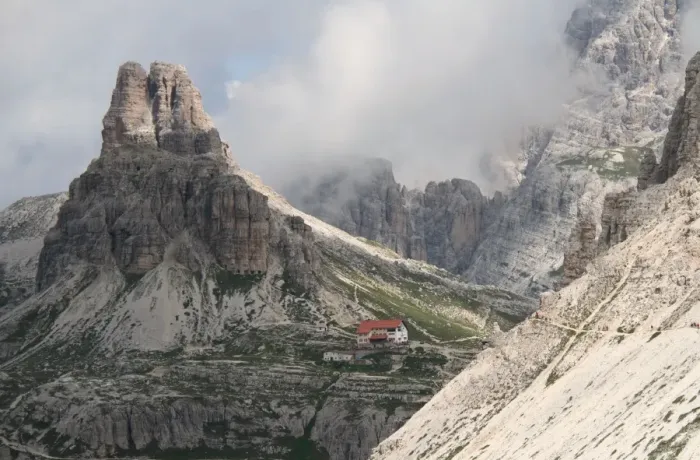 Framed Print : Rifugio Locatelli visto dalle Tre cime di Lavaredo - Dolomites Italy - Unesco Framed Print : Rifugio Locatelli visto dalle Tre cime di Lavaredo - Dolomites Italy - Unesco