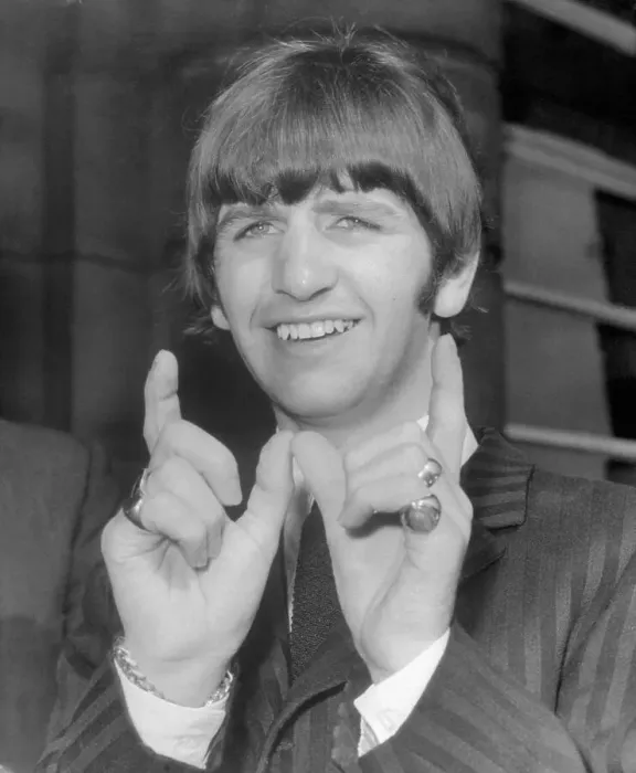 Framed Print : Ringo Starr Gesturing to Camera Framed Print : Ringo Starr Gesturing to Camera