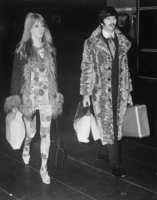 Framed Print : Ringo Starr and Maureen Starkey Walking with Luggage Framed Print : Ringo Starr and Maureen Starkey Walking with Luggage
